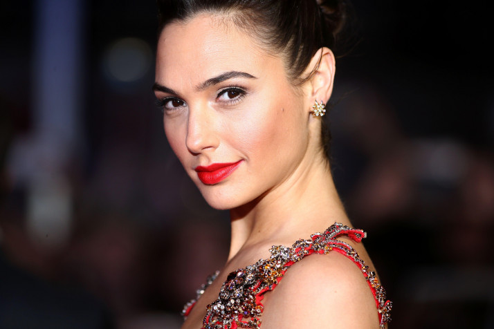 Gal Gadot Desktop Wallpaper 5132x3421px