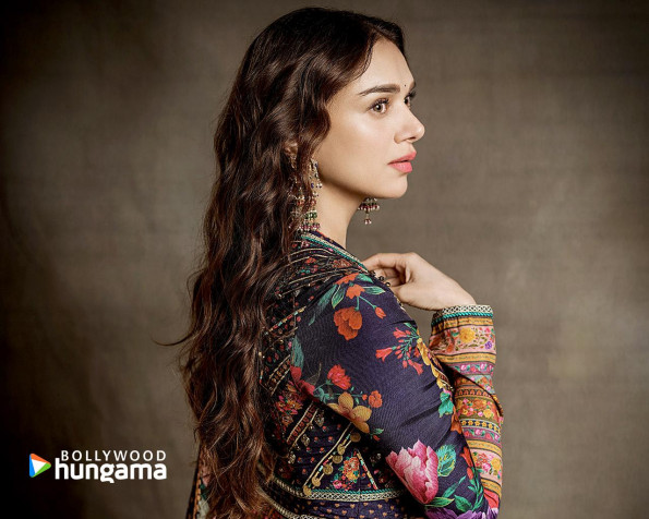 Aditi Rao Hydari MacBook Background 1280x1024px