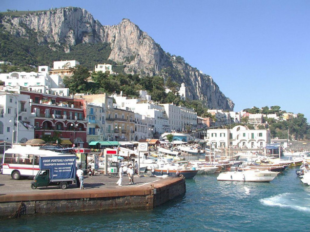 Capri Italy HD Background 1024x768px