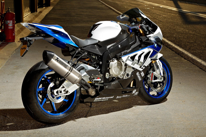 Bmw M 1000 Rr MacBook Background 2500x1667px