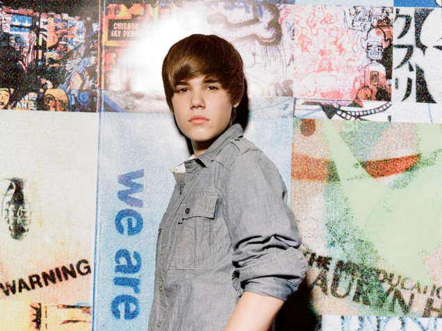 Cute Justin Bieber HD Wallpaper 1024x768px