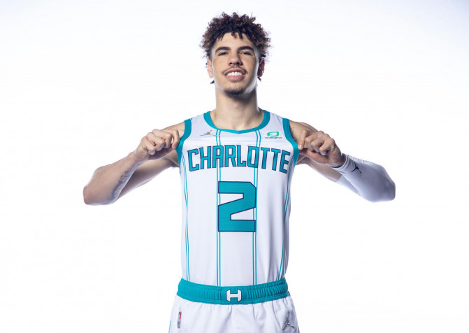 Lamelo Ball Desktop Wallpaper 2048x1452px