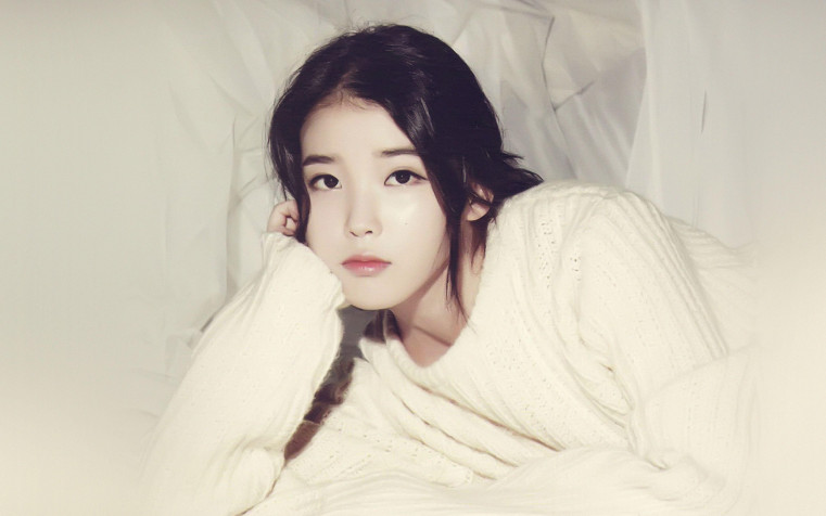 Iu Vogue Laptop Wallpaper 3840x2400px