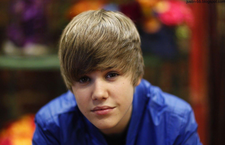 Cute Justin Bieber Wallpaper Image 1600x1029px