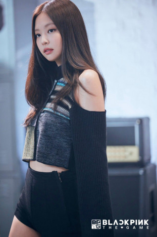 Jennie Phone Background Image 1366x2048px