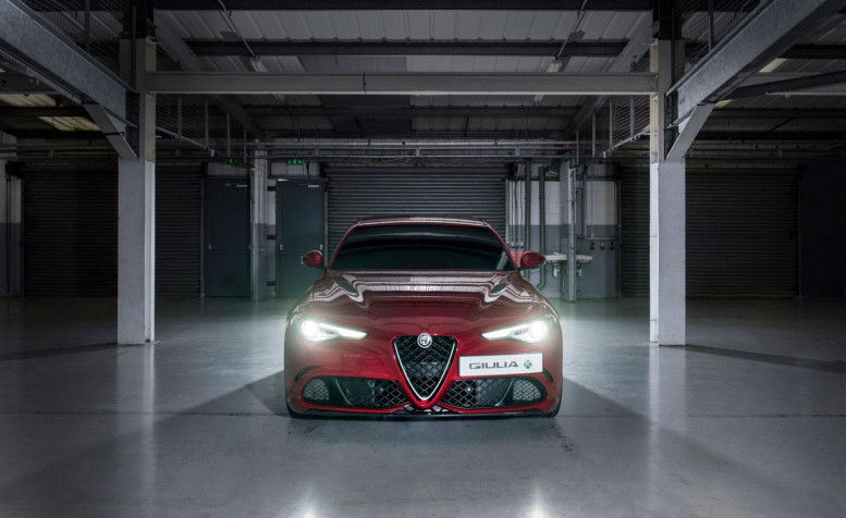 Title Alfa Romeo MacBook Background 1540x944px