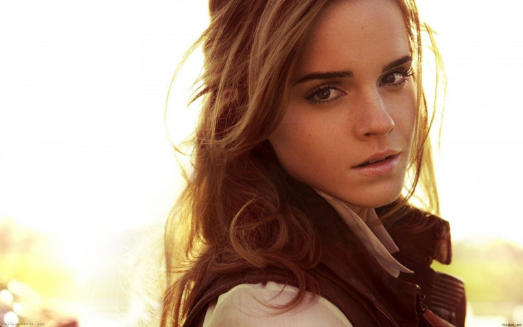 Emma Watson Retina Widescreen Wallpaper 2880x1800px