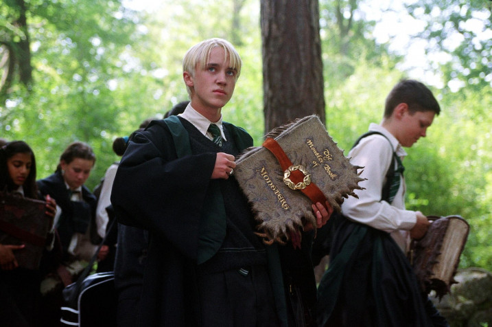 Draco Malfoy Hd MacBook Background 2048x1360px