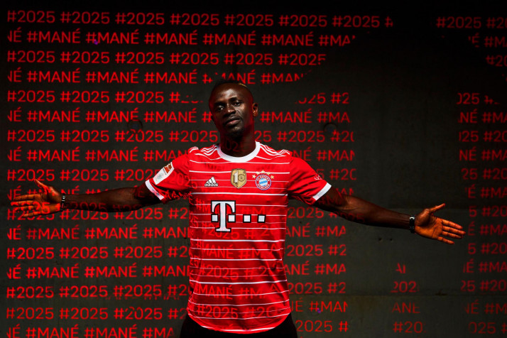 Sadio Mane Bayern Desktop HD Background 2048x1365px