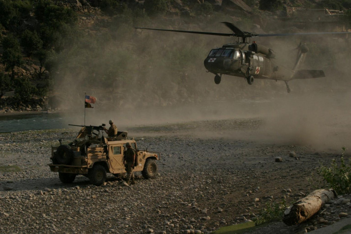 Black Hawk Desktop HD Background 1536x1024px