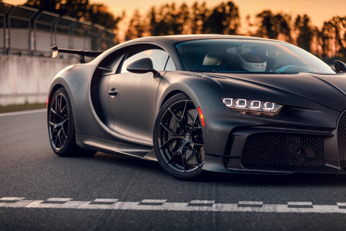 Bugatti Chiron Background Image 6720x4480px