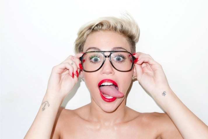 Miley Cyrus Laptop Wallpaper 1796x1200px