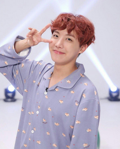 Cute Bts J Hope Mobile Wallpaper 1080x1342px