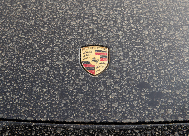 Porsche Logo Desktop Background 5471x3938px