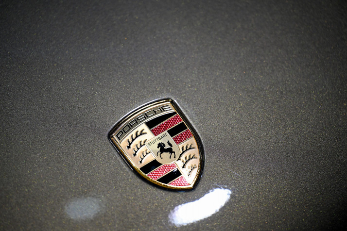 Porsche Logo Background Image 5000x3333px