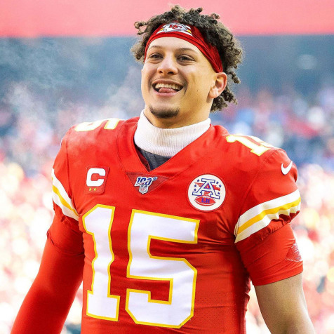 Patrick Mahomes iPhone Background Image 1200x1200px