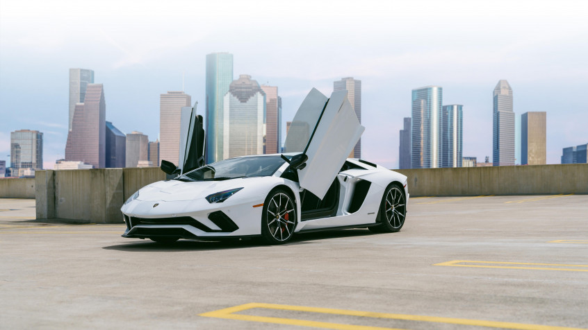 White Lamborghini Desktop HD Wallpaper 6000x3375px