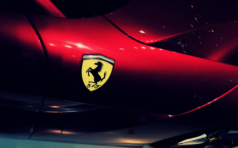 Ferrari MacBook Wallpaper 2560x1600px