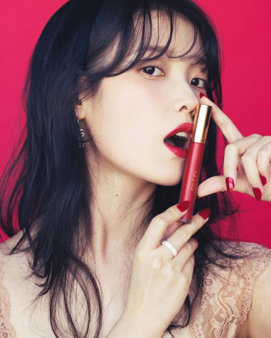 Iu Vogue Phone HD Background 1440x1800px