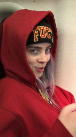 Cute Billie Eilish Mobile Background 800x1422px