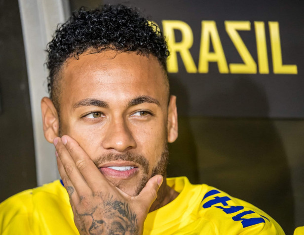 Neymar 2024 MacBook Wallpaper 2048x1583px