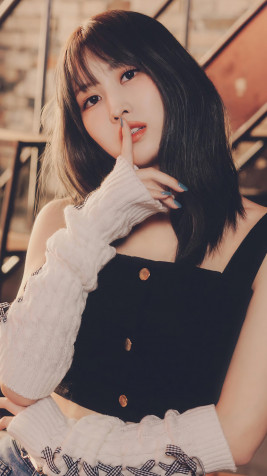 Momo Hirai 4k Phone Wallpaper 2160x3840px