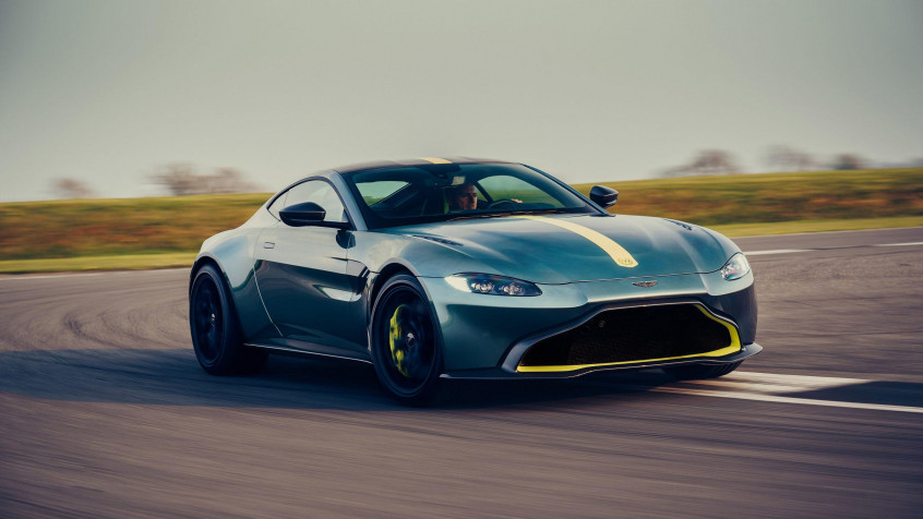 Aston Martin Vantage 2k QHD Wallpaper 2560x1440px