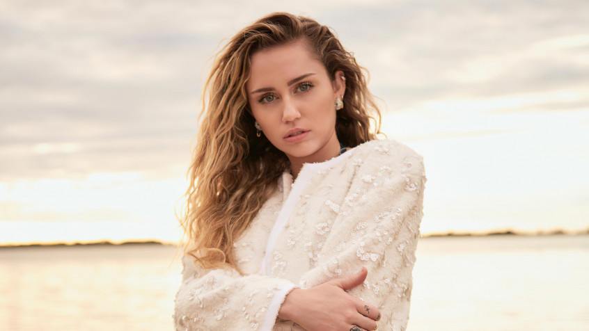 Miley Cyrus 4k UHD Wallpaper 3840x2160px