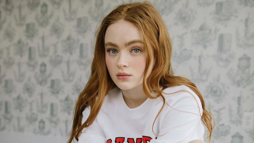 Sadie Sink HD Background 5120x2880px