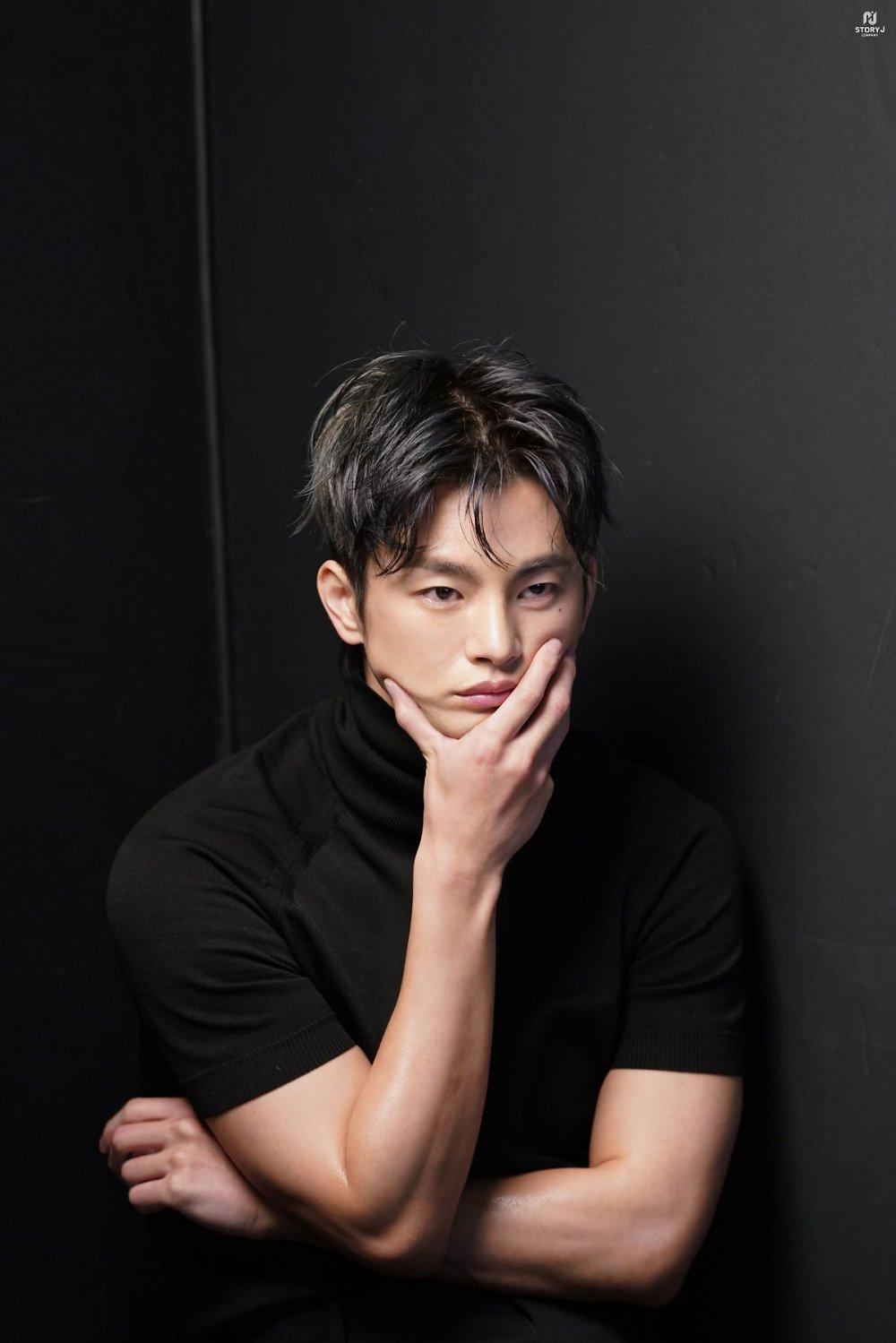 Seo In Guk Phone HD Background 1000x1500