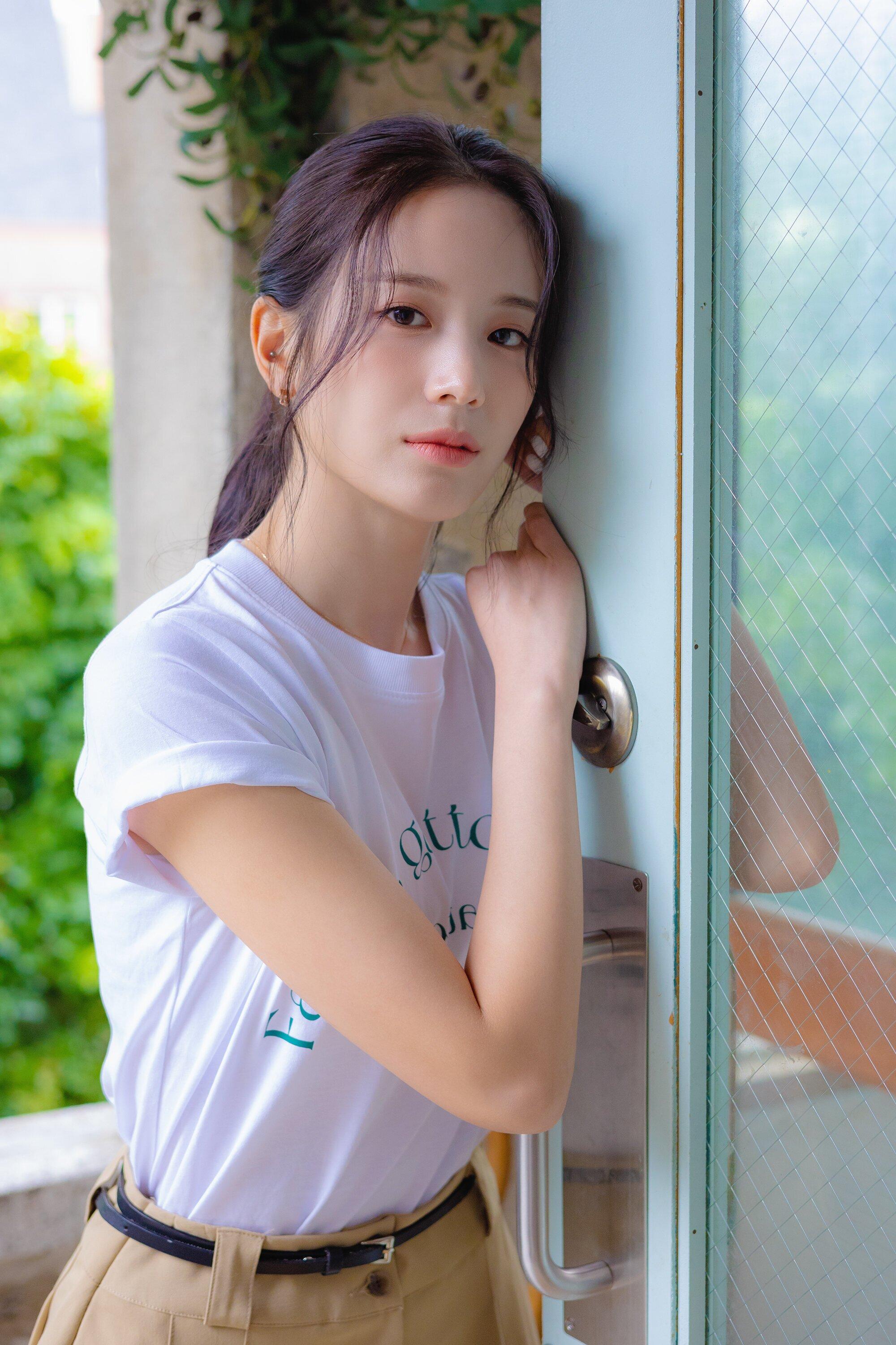 Jang Gyuri iPhone Wallpaper Image 2000x3001