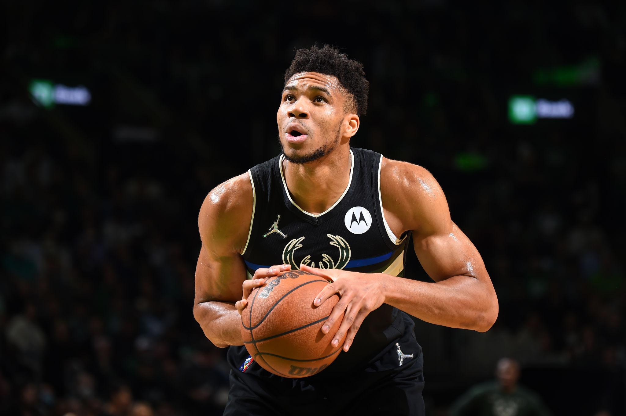 Giannis Antetokounmpo HD Wallpaper 2048x1365