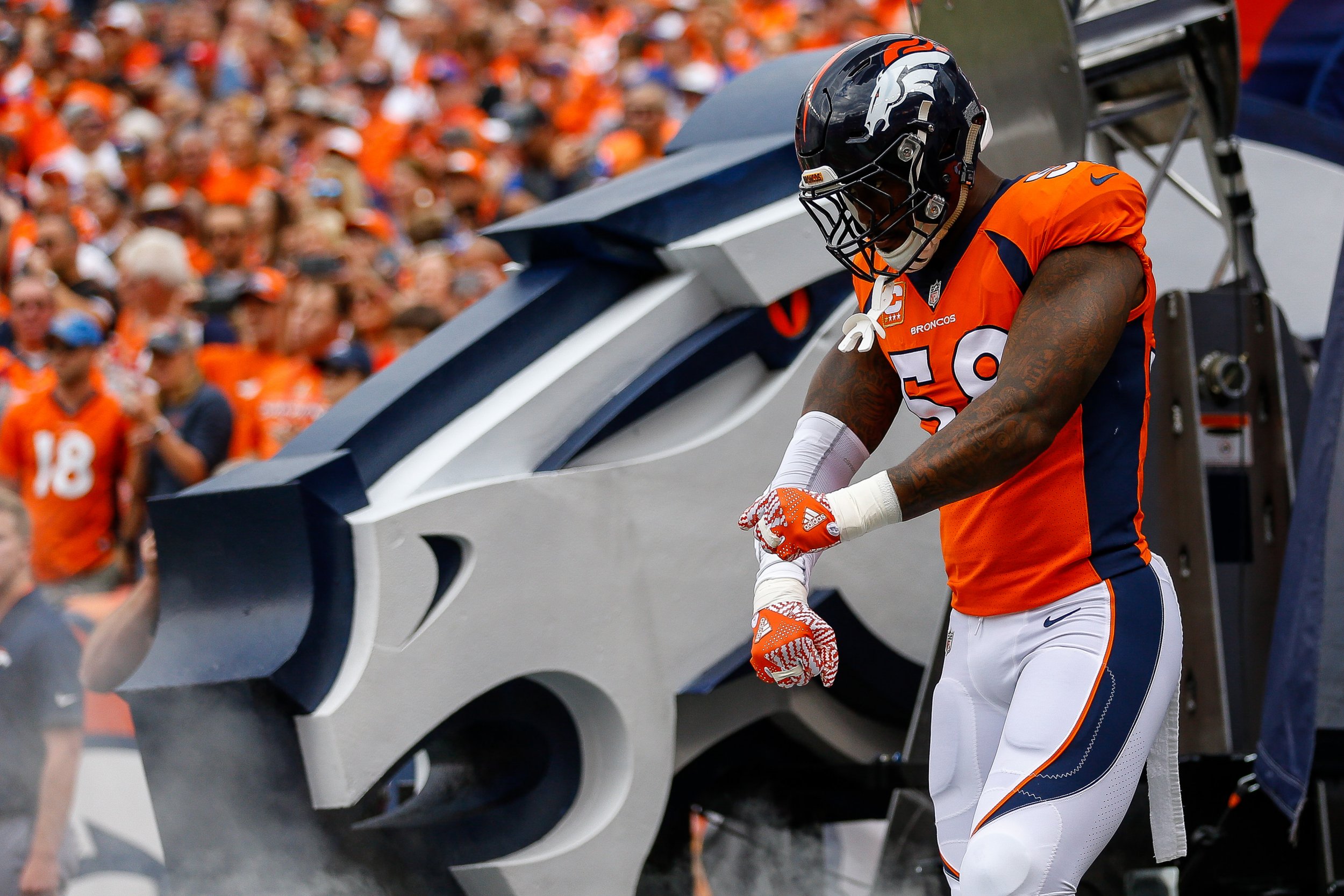 Von Miller Wallpaper 2500x1667