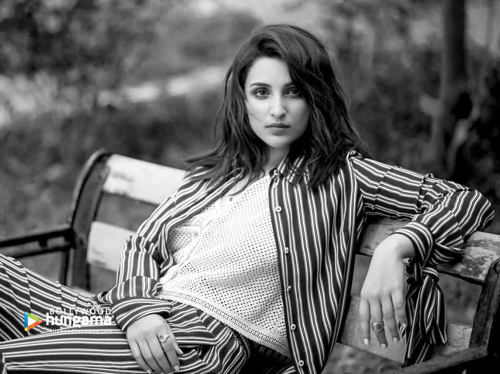 Parineeti Chopra MacBook Wallpaper 1024x768