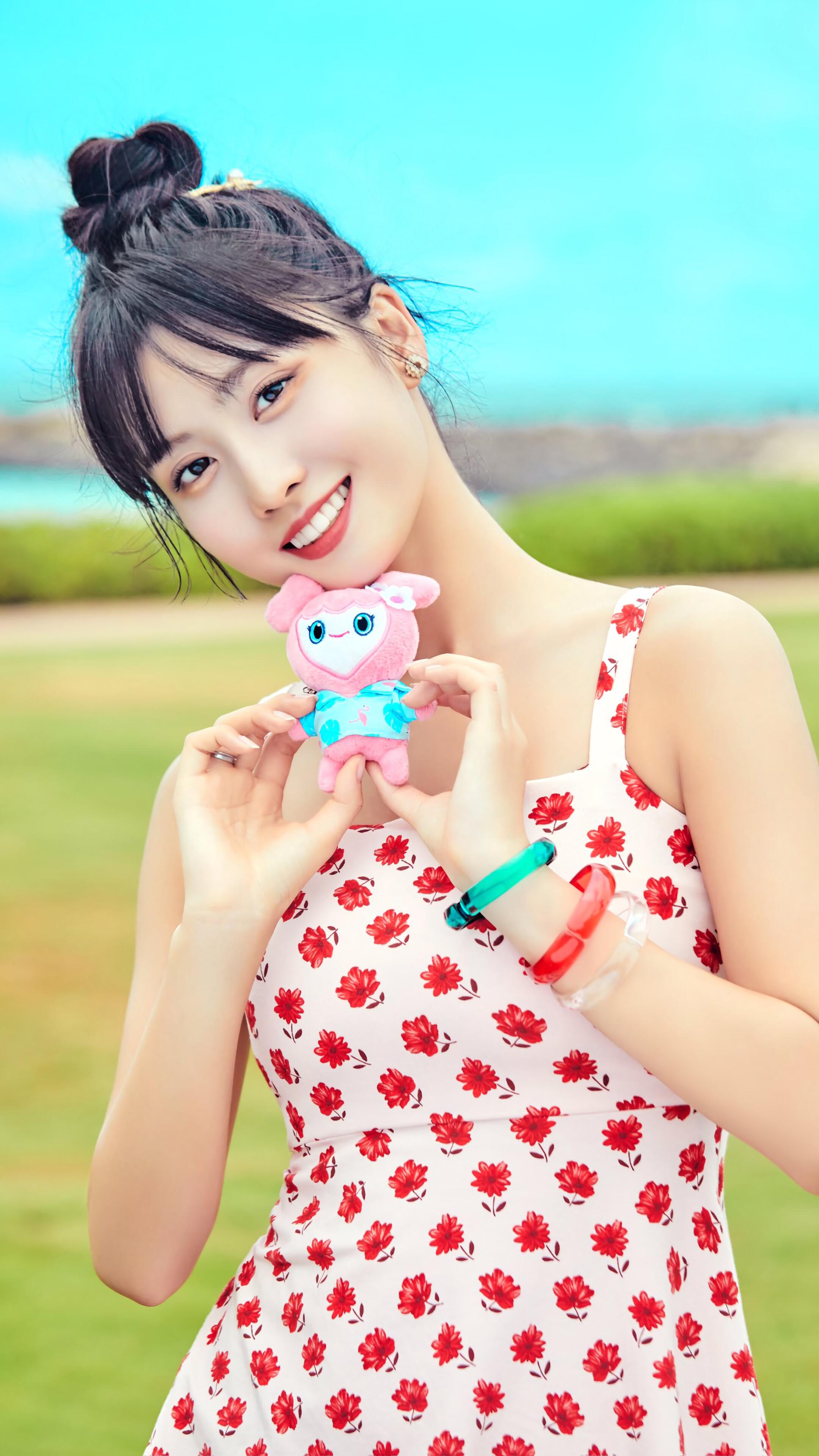 Momo Hirai 4k Phone Wallpaper 2160x3840