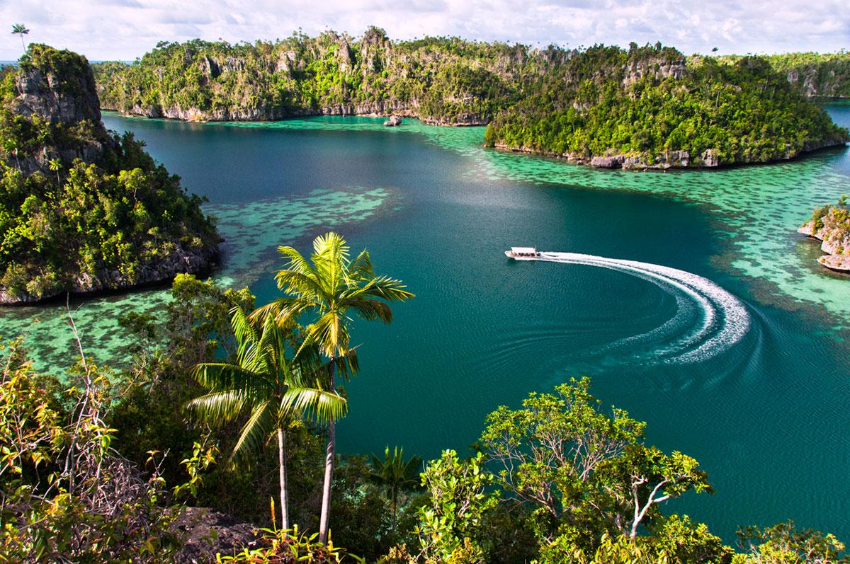 Raja Ampat Laptop Background 1200x798