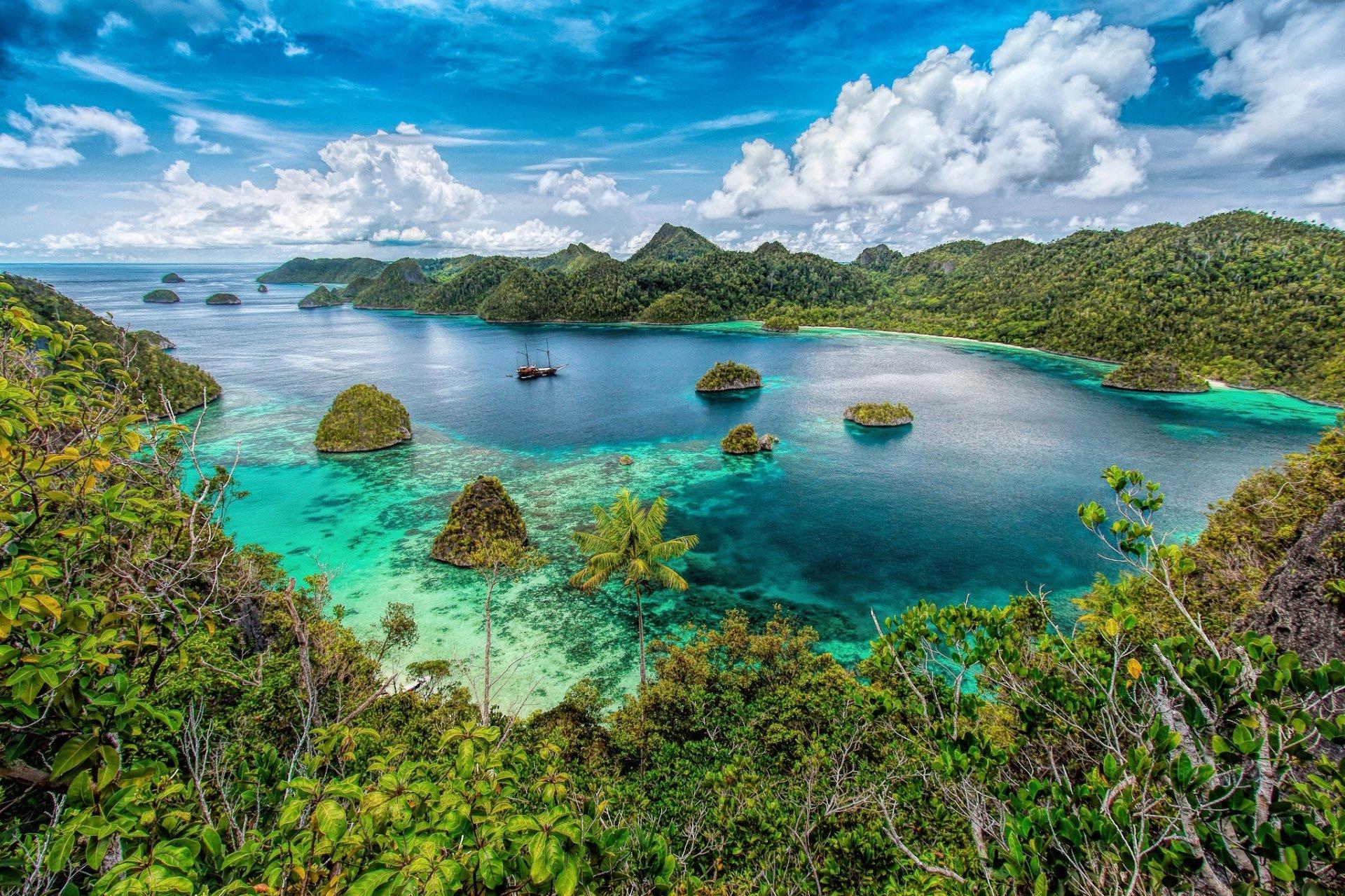 Raja Ampat Laptop Background 1920x1280