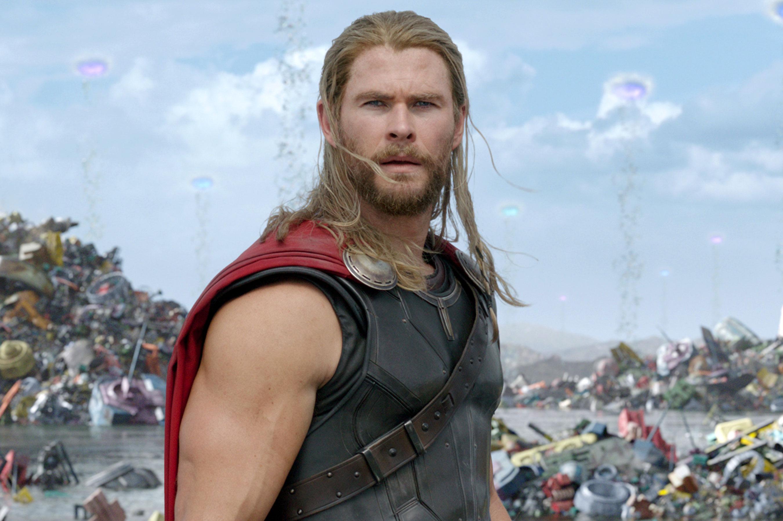 Thor Desktop HD Background 2700x1800