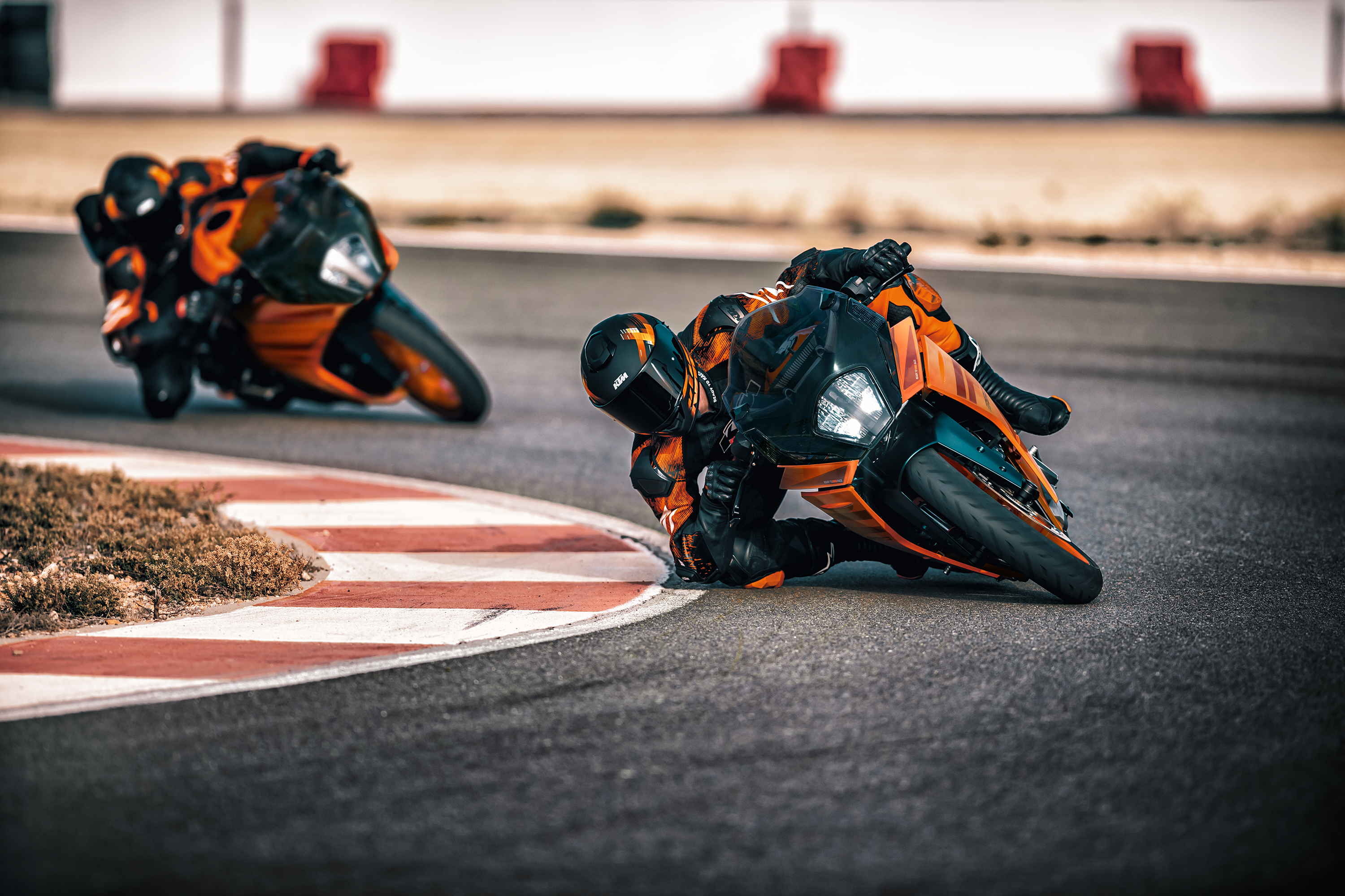 Ktm Mc 200 Desktop Background 3000x2000