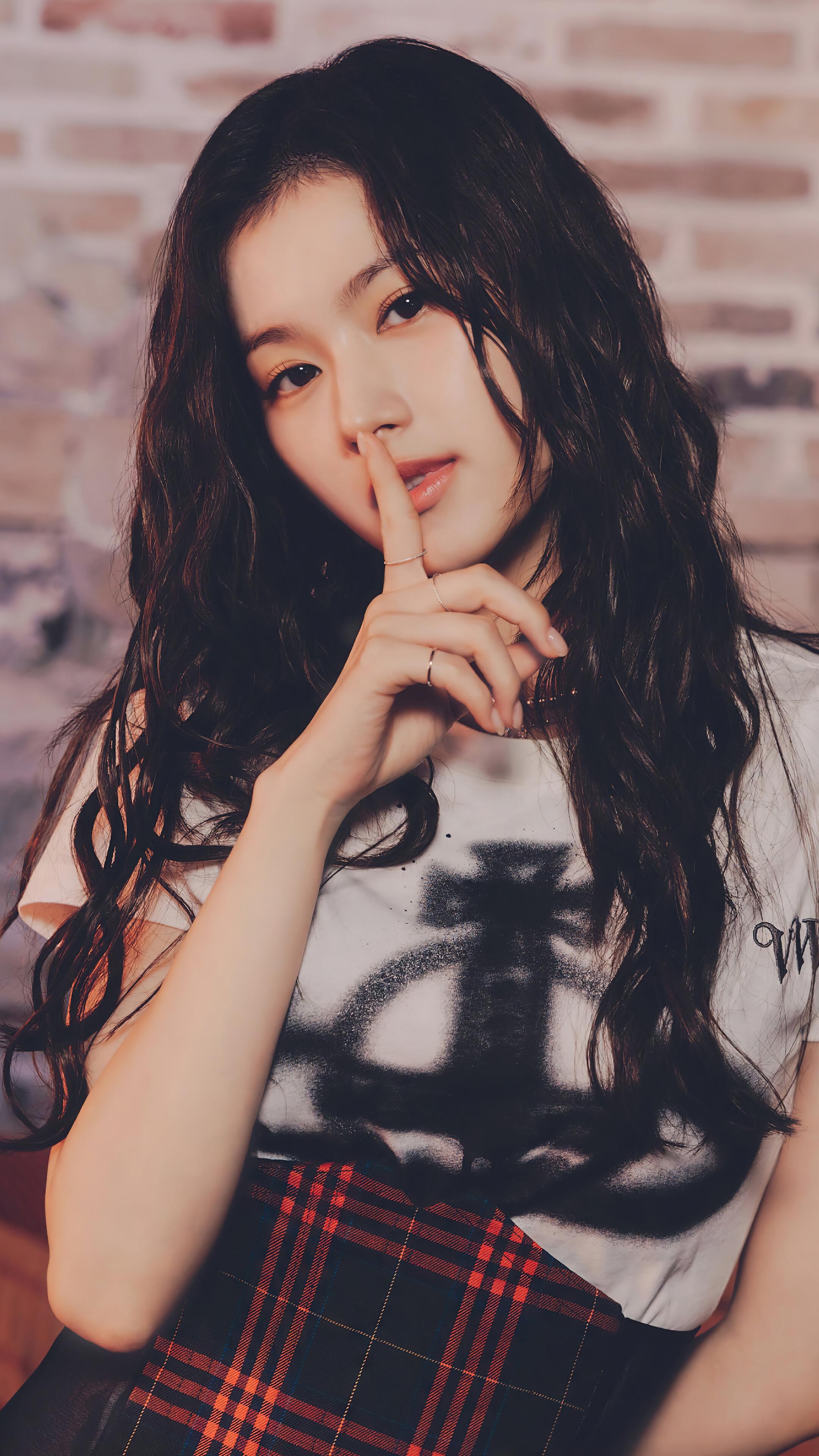 Minatozaki Sana 4k Phone Wallpaper 2160x3840